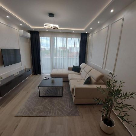 Kat Apartman Lägenhet Subotica Exteriör bild
