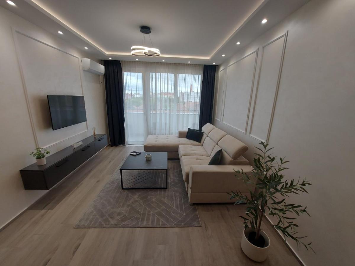 Kat Apartman Lägenhet Subotica Exteriör bild