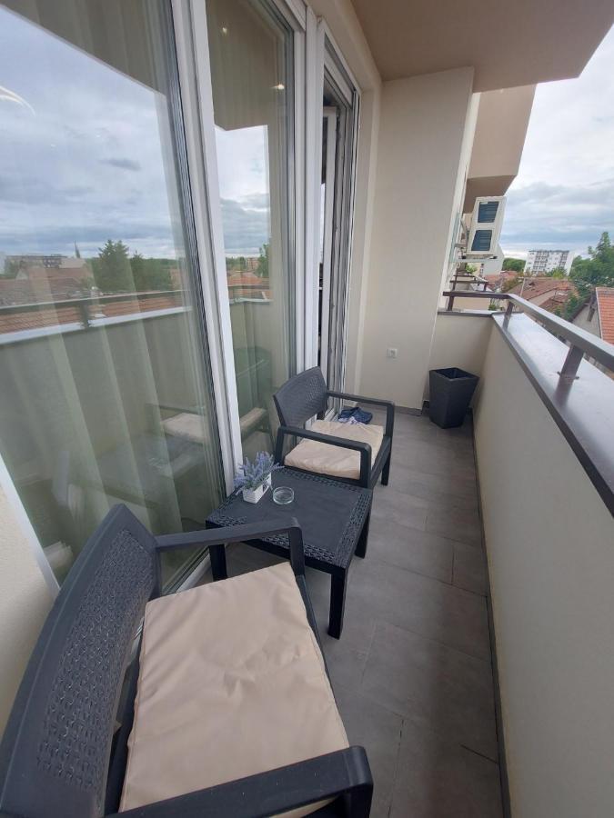 Kat Apartman Lägenhet Subotica Exteriör bild